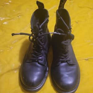 Dr Martens kids boots size 3
